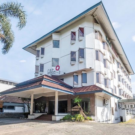 Collection O 25 Hotel Baltika Bandung Exterior photo